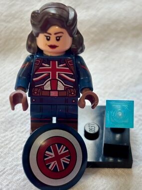 LEGO MARVEL STUDIOS Series 1 "Captain Carter" colmar-10. With stand & accessorie